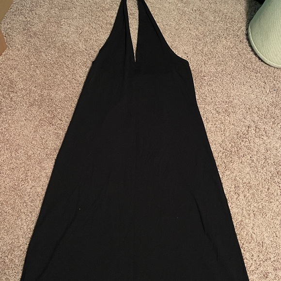 🛑Maxi Dress Halter Style and Backless🛑 - Picture 2 of 8